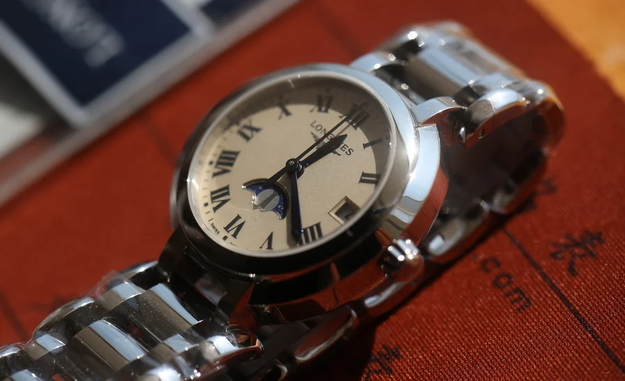 浪琴心月系列L8.115.4.71.6 月相女表(30.5mm) 第5张