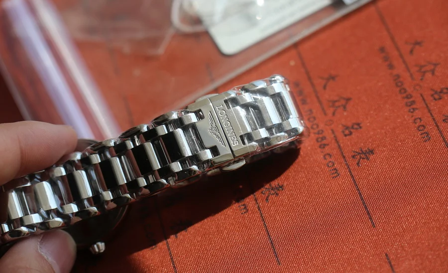 浪琴心月系列L8.115.4.71.6 月相女表(30.5mm) 第10张