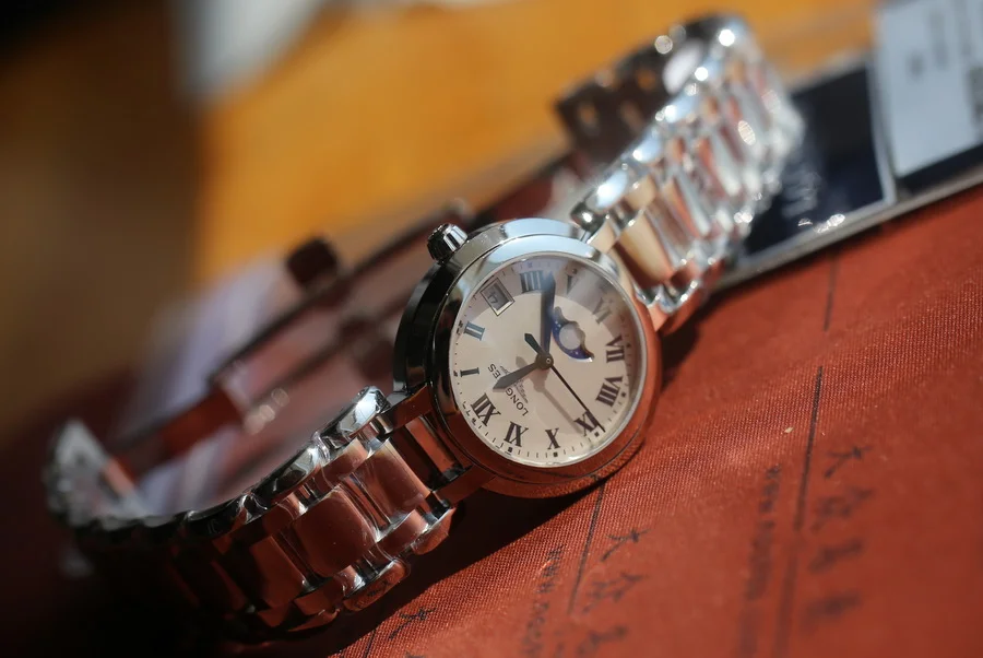 浪琴心月系列L8.115.4.71.6 月相女表(30.5mm) 第2张