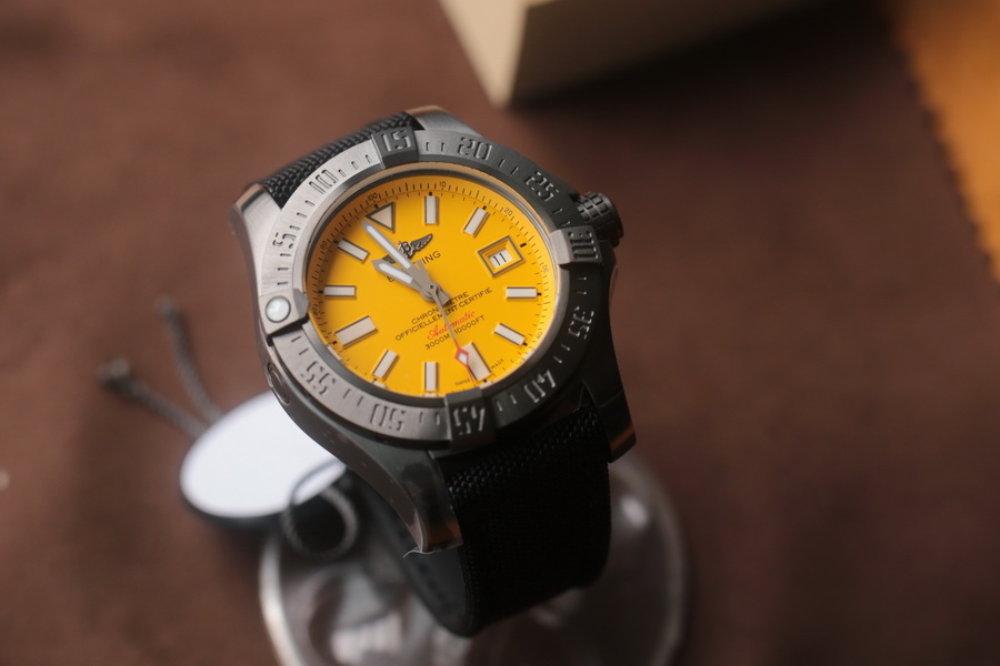 百年靈復仇者系列M17331E2.I530.109W.M20BASA.1黑鋼復刻表（45mm） 第1张