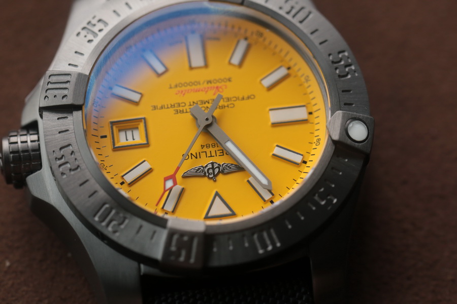百年靈復仇者系列M17331E2.I530.109W.M20BASA.1黑鋼復刻表（45mm） 第6张