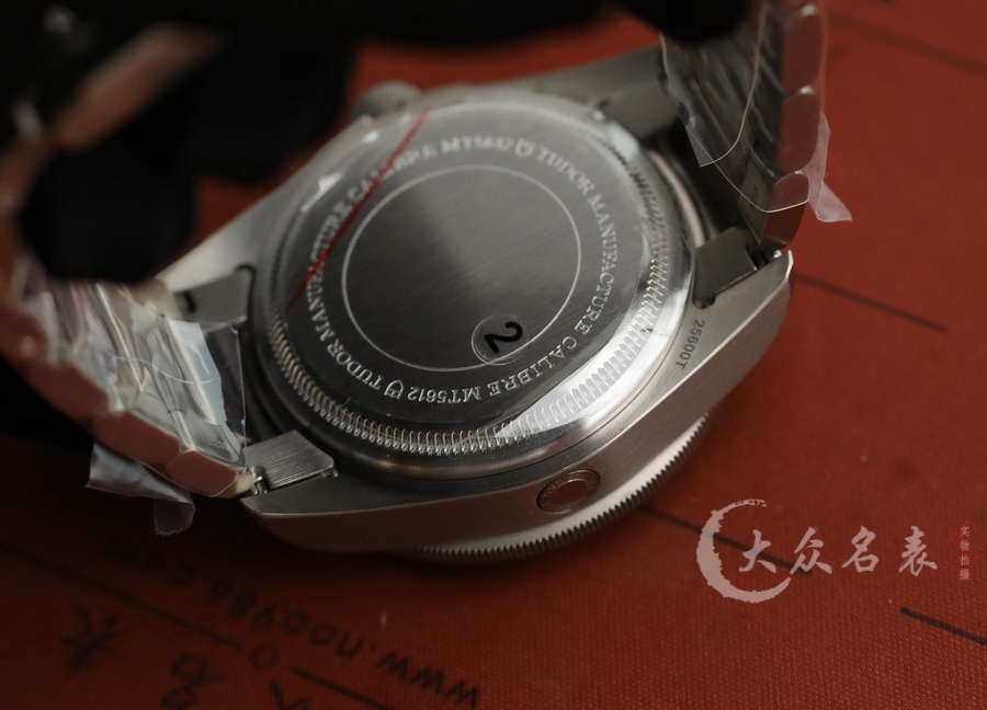 zf廠帝舵領潛型M25600TN-0001復刻表鈦金屬（42mm） 第10张