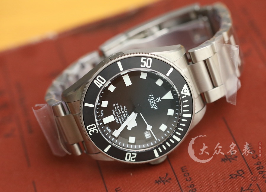 zf廠帝舵領潛型M25600TN-0001復刻表鈦金屬（42mm） 第7张