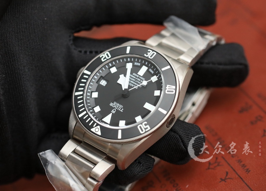 zf廠帝舵領潛型M25600TN-0001復刻表鈦金屬（42mm） 第6张