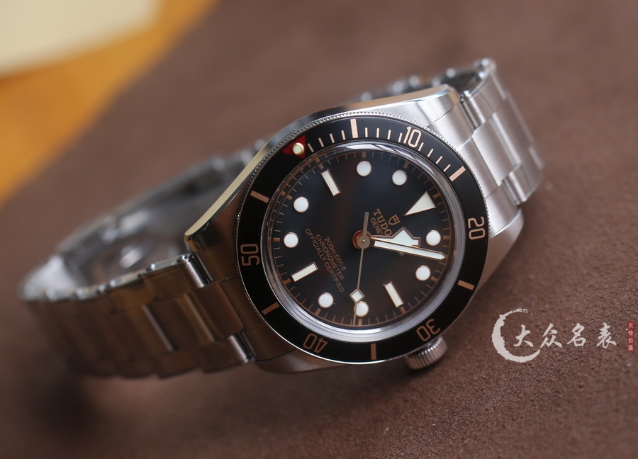 ZF廠帝舵碧灣M79030N-0001復刻表（39mm） 第5张