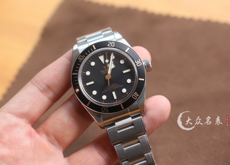 ZF廠帝舵碧灣M79030N-0001復刻表（39mm） 第2张