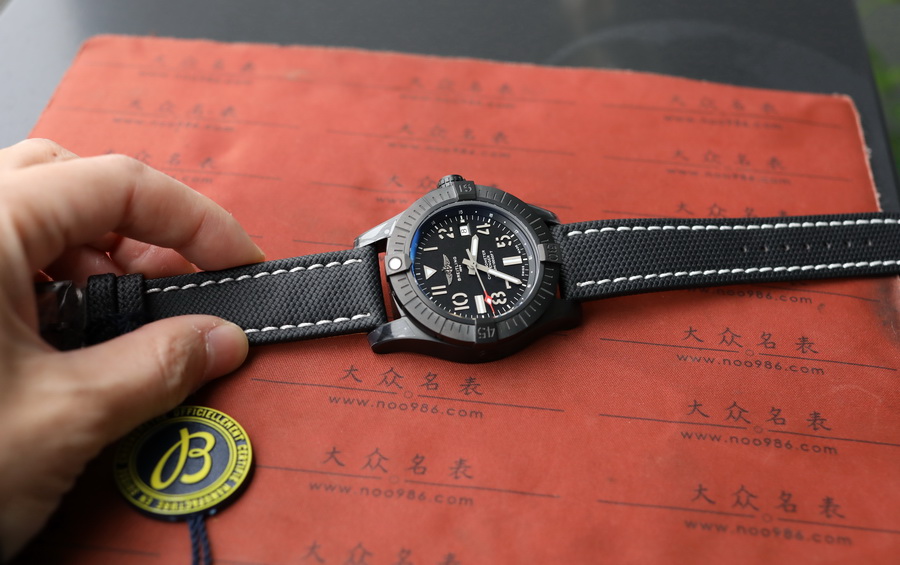 百年靈復仇者系列V17319101B1X1復刻表介紹（45mm） 第9张