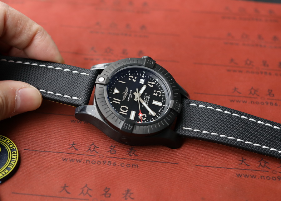 百年靈復仇者系列V17319101B1X1復刻表介紹（45mm） 第5张