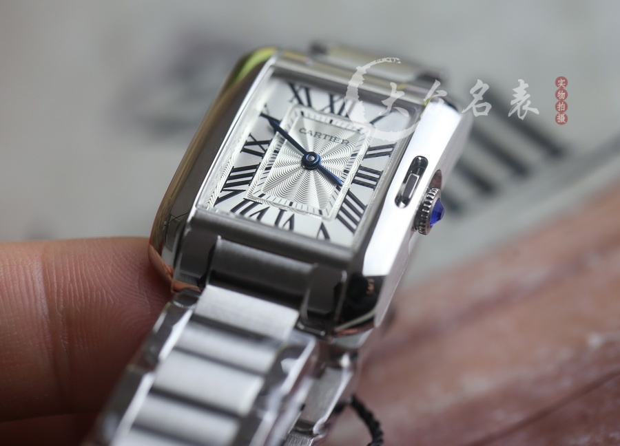卡地亞法國坦克W5310022女士復刻表（30.2*22.7mm） 第3张
