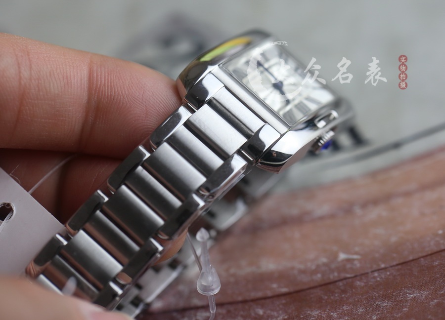 卡地亞法國坦克W5310022女士復刻表（30.2*22.7mm） 第11张