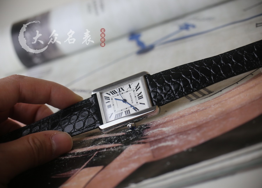 卡地亞坦克系列WSTA0029（超大號）復刻表（31 x 40.85mm） 第3张