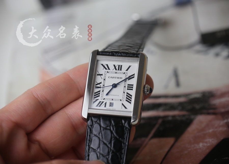卡地亞坦克系列WSTA0029（超大號）復刻表（31 x 40.85mm） 第2张
