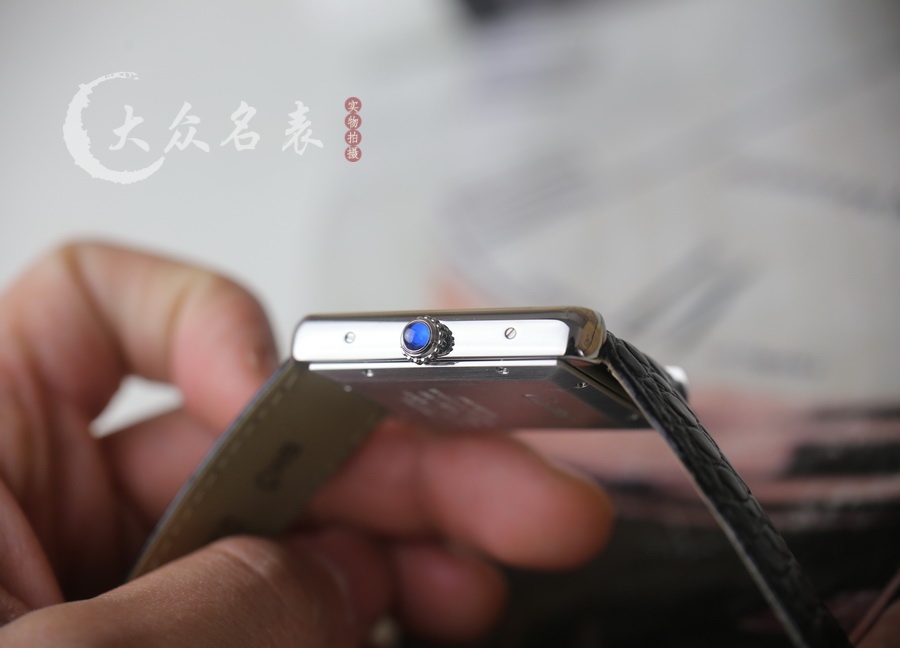卡地亞坦克系列WSTA0029（超大號）復刻表（31 x 40.85mm） 第10张