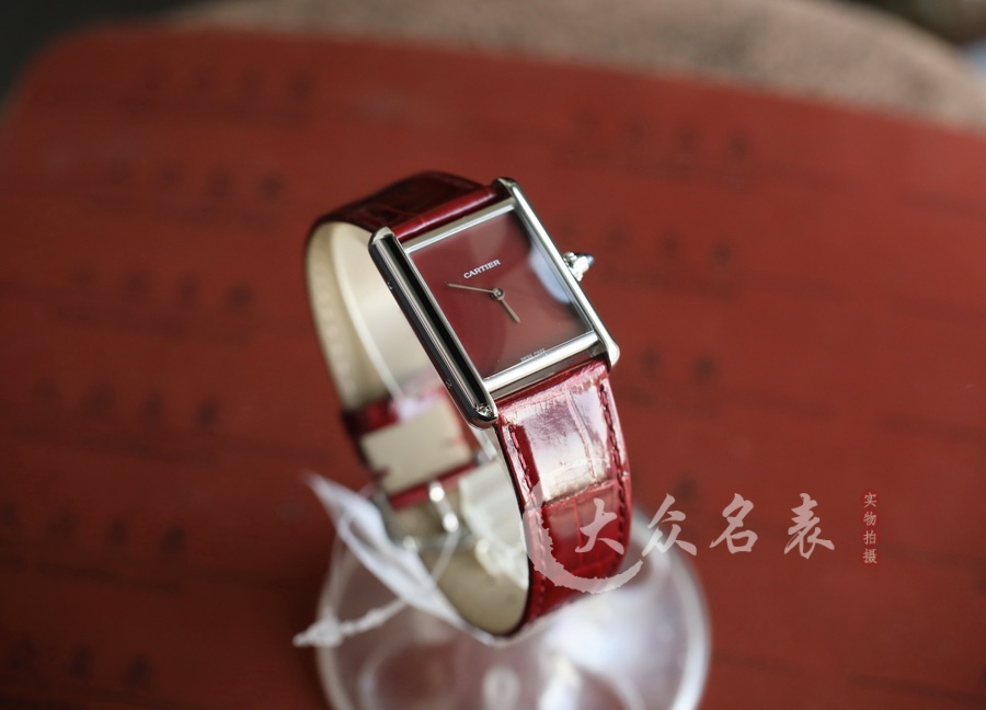 卡地亞坦克TANK MUST WSTA0054女裝復刻表（33.7 x 25.5mm） 第1张