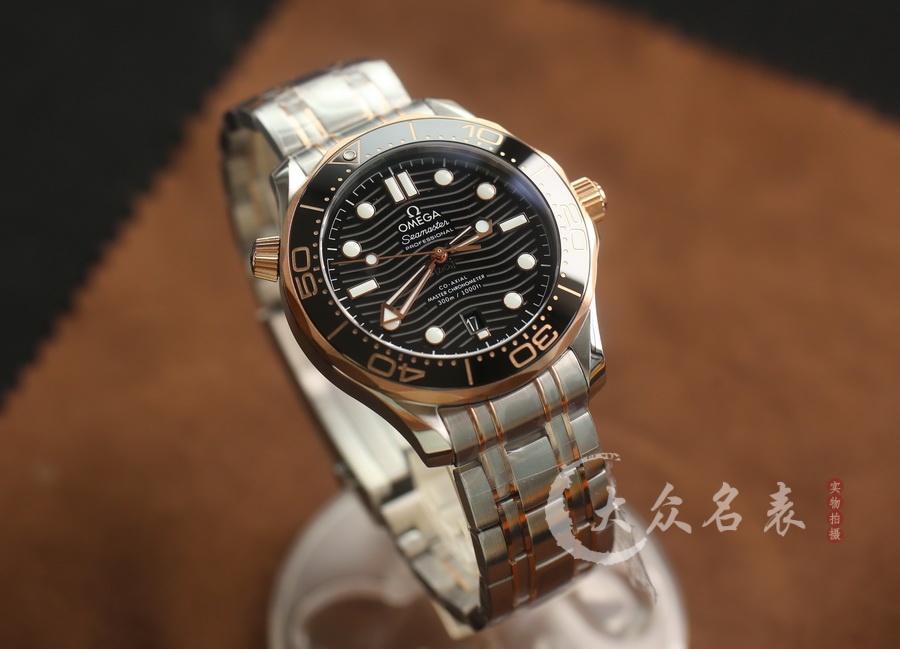 VS廠歐米茄海馬300 V4間金黑210.20.42.20.01.001（42mm） 第1张