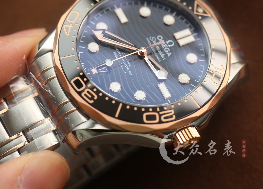 VS廠歐米茄海馬300 V4間金黑210.20.42.20.01.001（42mm） 第6张