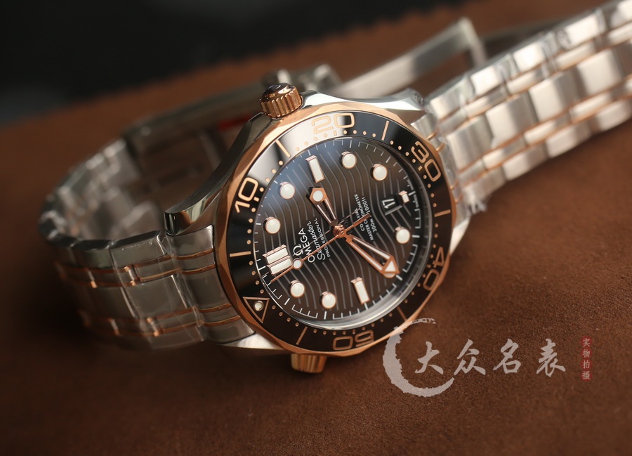 VS廠歐米茄海馬300 V4間金黑210.20.42.20.01.001（42mm） 第3张