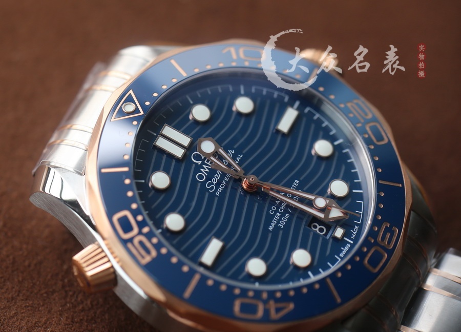 VS廠歐米茄海馬300 V4間金藍210.20.42.20.03.002（42mm） 第6张