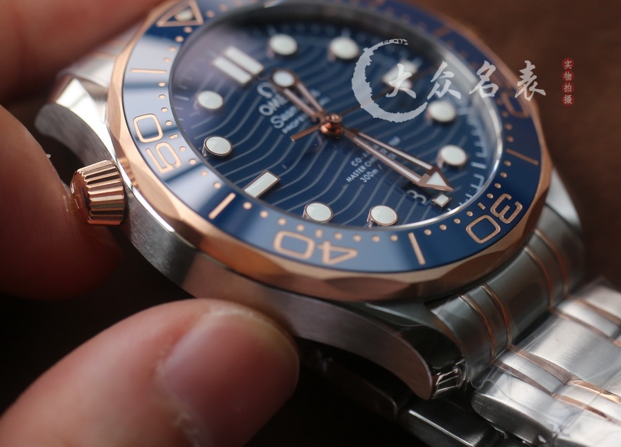 VS廠歐米茄海馬300 V4間金藍210.20.42.20.03.002（42mm） 第8张
