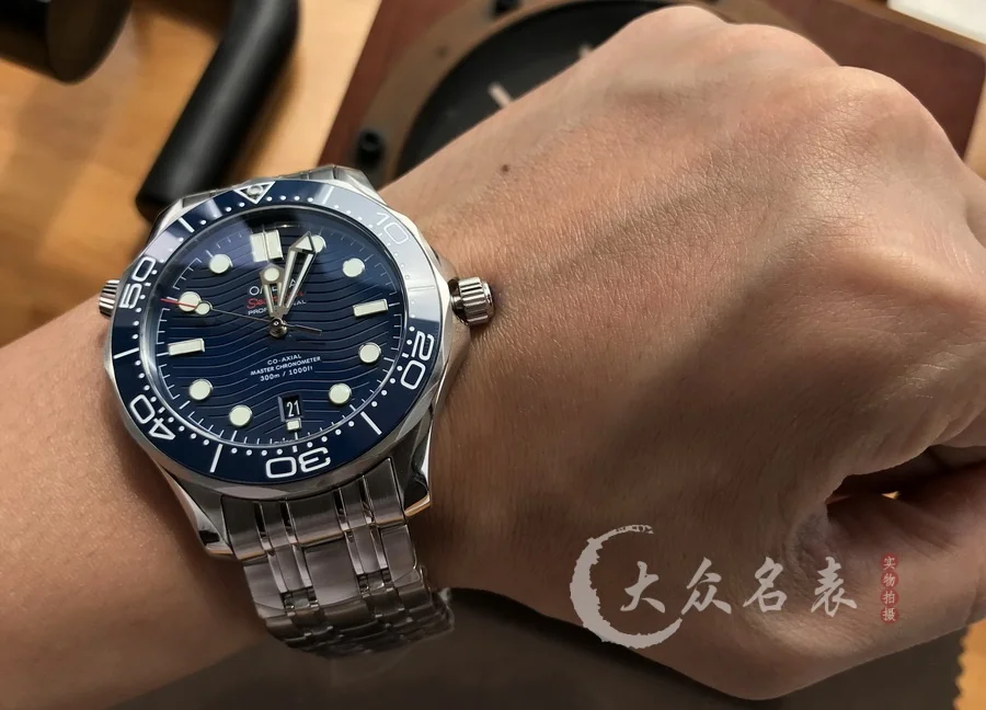 VS廠歐米茄海馬300 V4復刻表210.30.42.20.03.001(42mm)藍盤 第12张