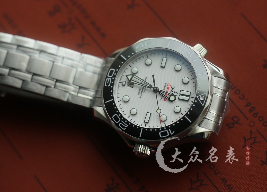 VS廠歐米茄海馬300 V4復刻表210.30.42.20.04.001（42mm）白盤 第4张