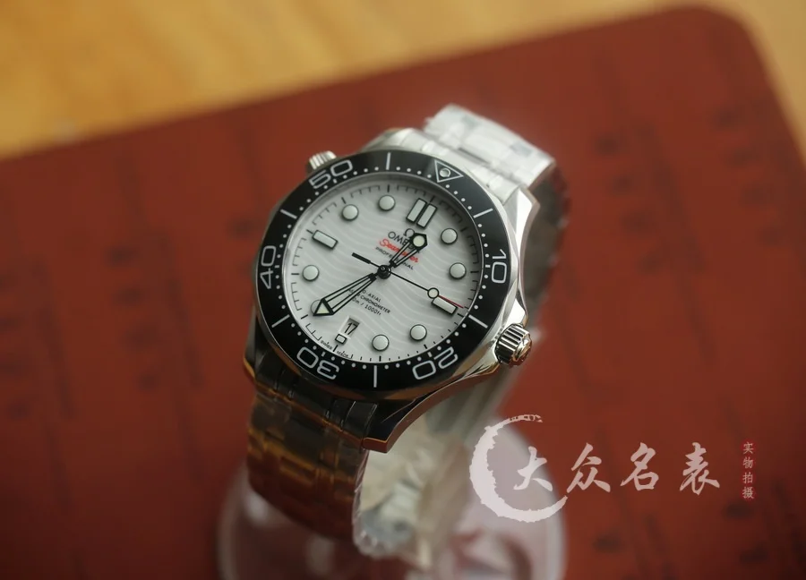 VS廠歐米茄海馬300 V4復刻表210.30.42.20.04.001(42mm)白盤 第1张