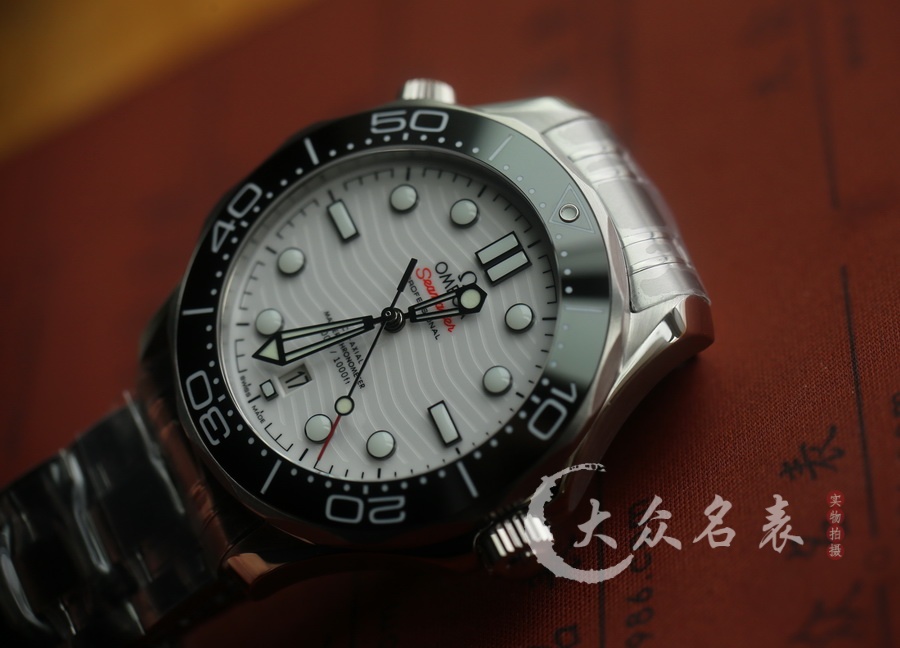 VS廠歐米茄海馬300 V4復刻表210.30.42.20.04.001（42mm）白盤 第3张