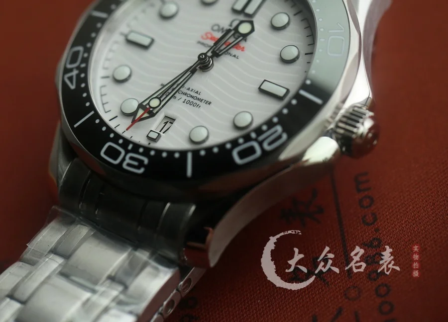 VS廠歐米茄海馬300 V4復刻表210.30.42.20.04.001(42mm)白盤 第5张