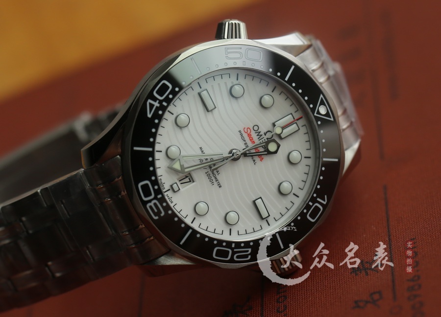 VS廠歐米茄海馬300 V4復刻表210.30.42.20.04.001（42mm）白盤 第6张