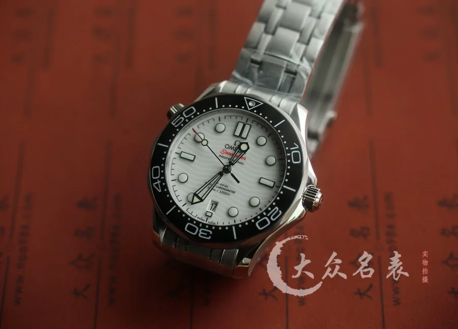 VS廠歐米茄海馬300 V4復刻表210.30.42.20.04.001(42mm)白盤 第2张