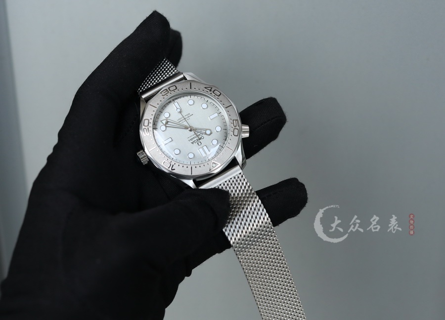 VS廠歐米茄海馬300系列210.30.42.20.06.002（42mm） 第2张