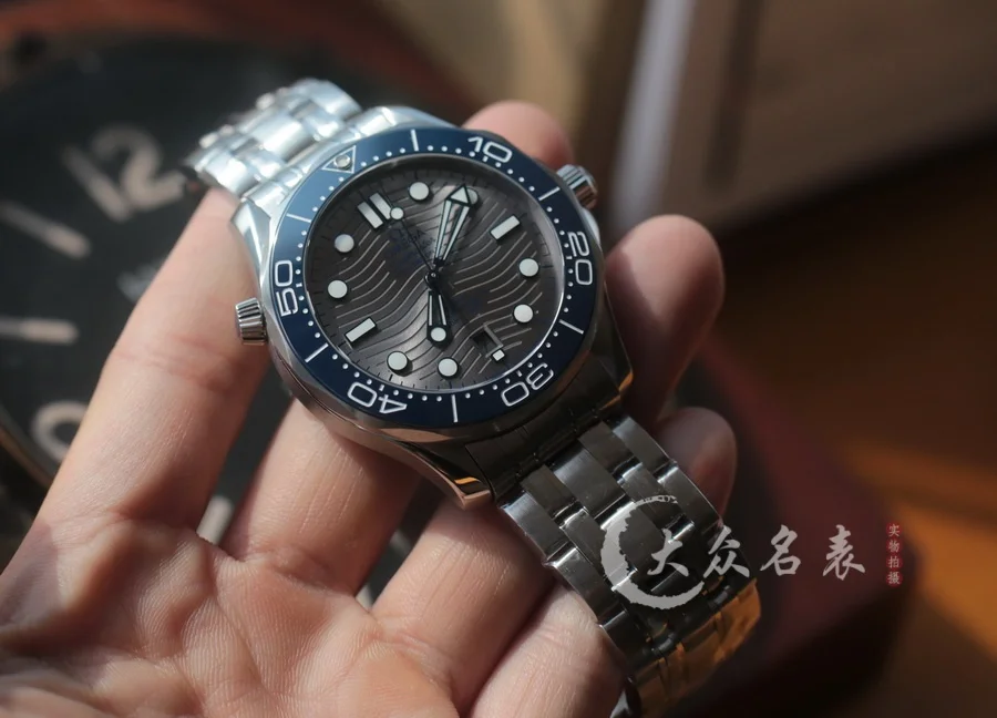 VS廠歐米茄海馬300 V4復刻表210.30.42.20.06.001(42mm)灰盤 第2张