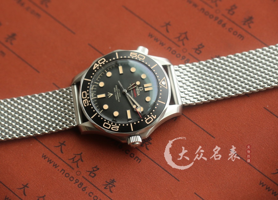 歐米茄海馬300 007無暇赴死 V4版210.90.42.20.01.001（42mm） 第3张