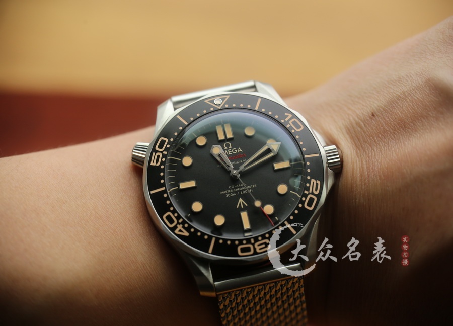 歐米茄海馬300 007無暇赴死 V4版210.90.42.20.01.001（42mm） 第8张