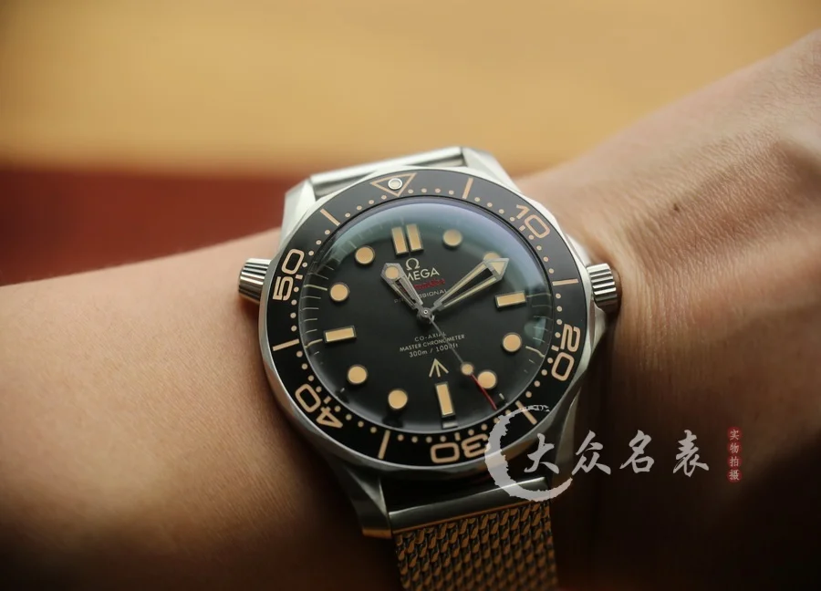 歐米茄海馬300 007無暇赴死 V4版210.90.42.20.01.001(42mm) 第8张
