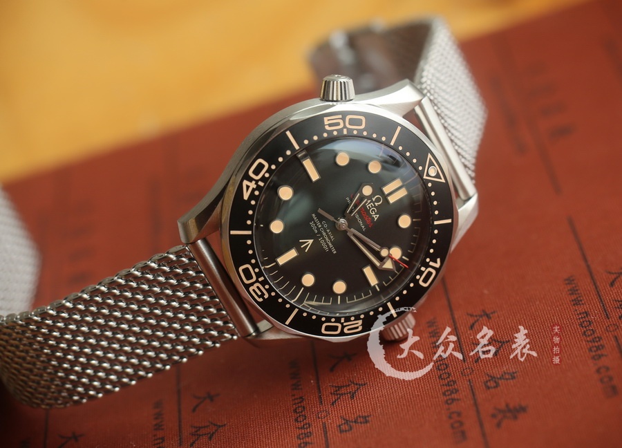 歐米茄海馬300 007無暇赴死 V4版210.90.42.20.01.001（42mm） 第4张