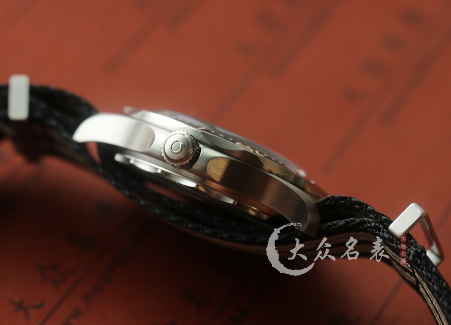歐米茄海馬300 007無暇赴死 V4版210.90.42.20.01.001（42mm） 第10张