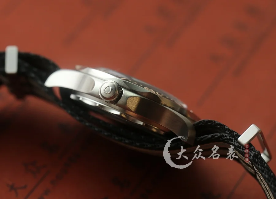 歐米茄海馬300 007無暇赴死 V4版210.90.42.20.01.001(42mm) 第10张