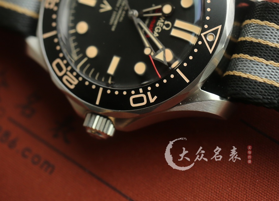 歐米茄海馬300 007無暇赴死 V4版210.90.42.20.01.001（42mm） 第7张