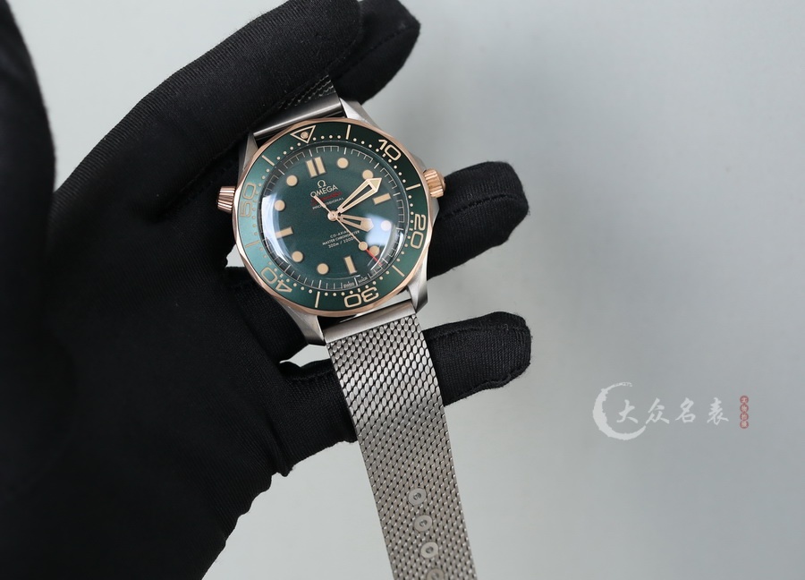 VS廠歐米茄海馬系列210.90.42.20.10.001青銅鈦金屬（42mm） 第3张