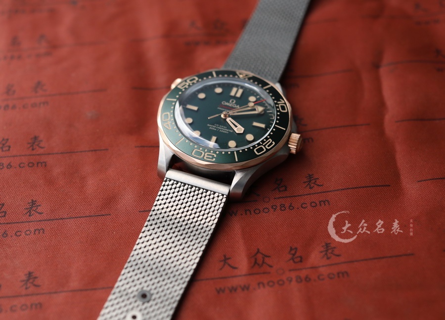 VS廠歐米茄海馬系列210.90.42.20.10.001青銅鈦金屬（42mm） 第6张