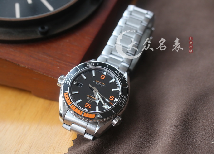VS廠歐米茄海馬600 215.30.44.21.01.002（四分之一橙）（43.5mm） 第2张