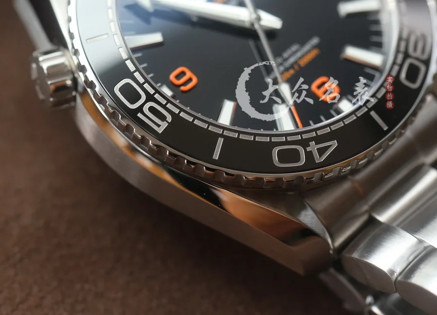 VS廠歐米茄海馬600 215.30.44.21.01.002(四分之一橙)(43.5mm) 第7张