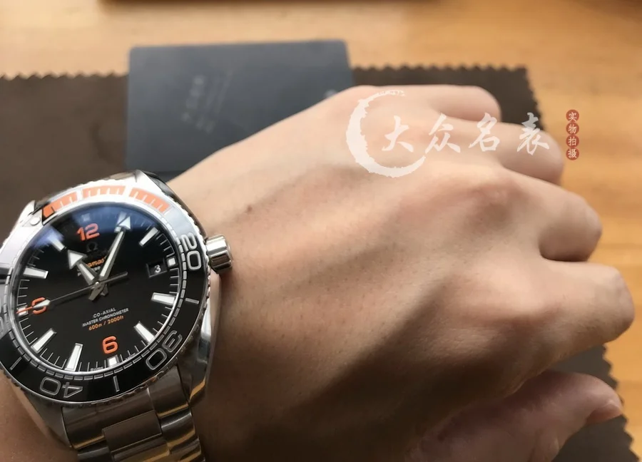 VS廠歐米茄海馬600 215.30.44.21.01.002(四分之一橙)(43.5mm) 第3张