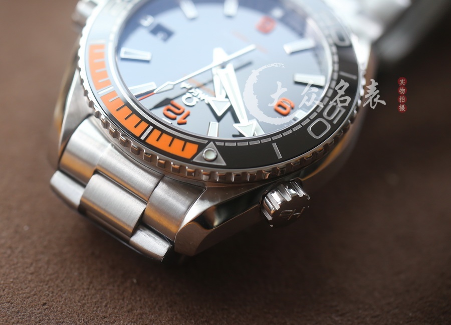VS廠歐米茄海馬600 215.30.44.21.01.002（四分之一橙）（43.5mm） 第6张