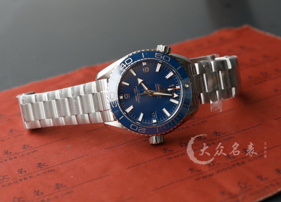 VS廠歐米茄海馬海洋宇宙600藍色215.30.44.21.03.001復刻表（43.5mm） 第4张
