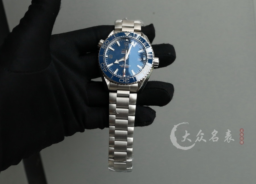 VS廠歐米茄海馬海洋宇宙600藍色215.30.44.21.03.001復刻表（43.5mm） 第2张
