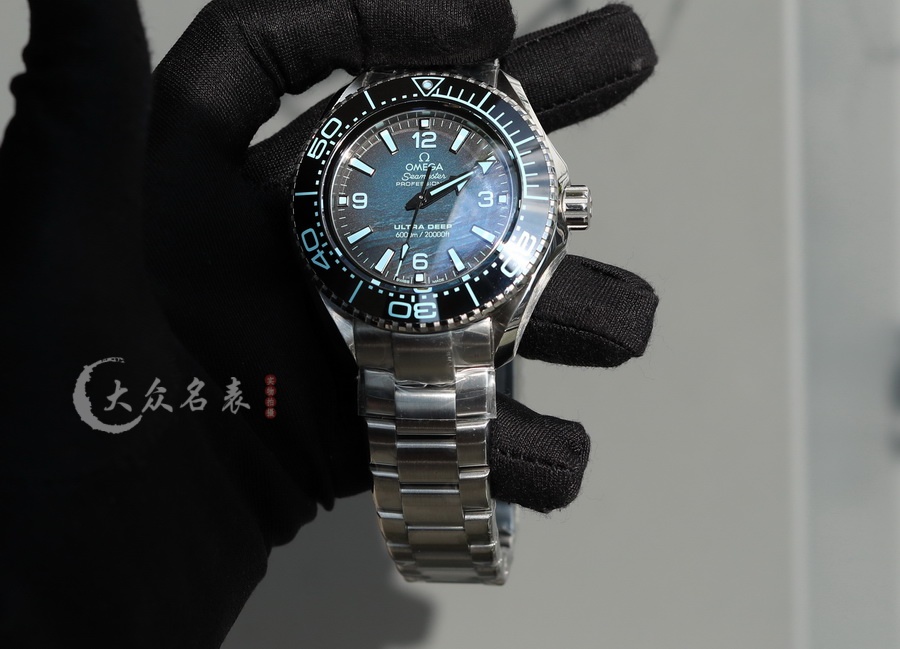 VS歐米茄海王215.30.46.21.03.002特別版（45.5mm） 第2张