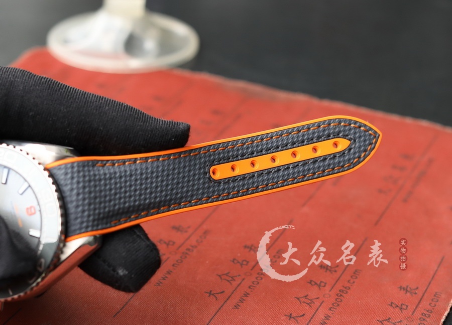 歐米茄海馬215.92.44.21.99.001（四分之一橙鈦金屬）（43.5mm） 第15张