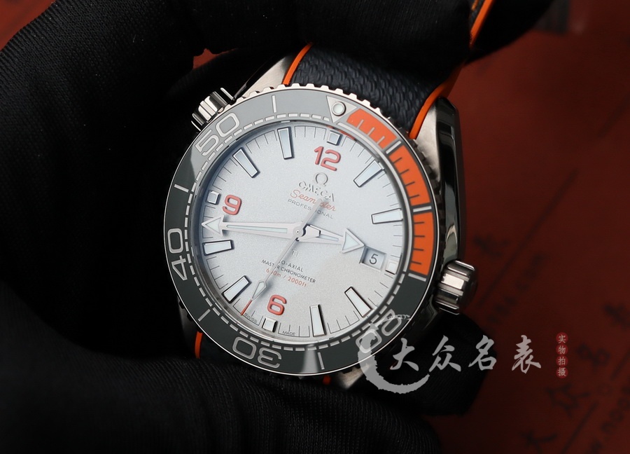 歐米茄海馬215.92.44.21.99.001（四分之一橙鈦金屬）（43.5mm） 第3张